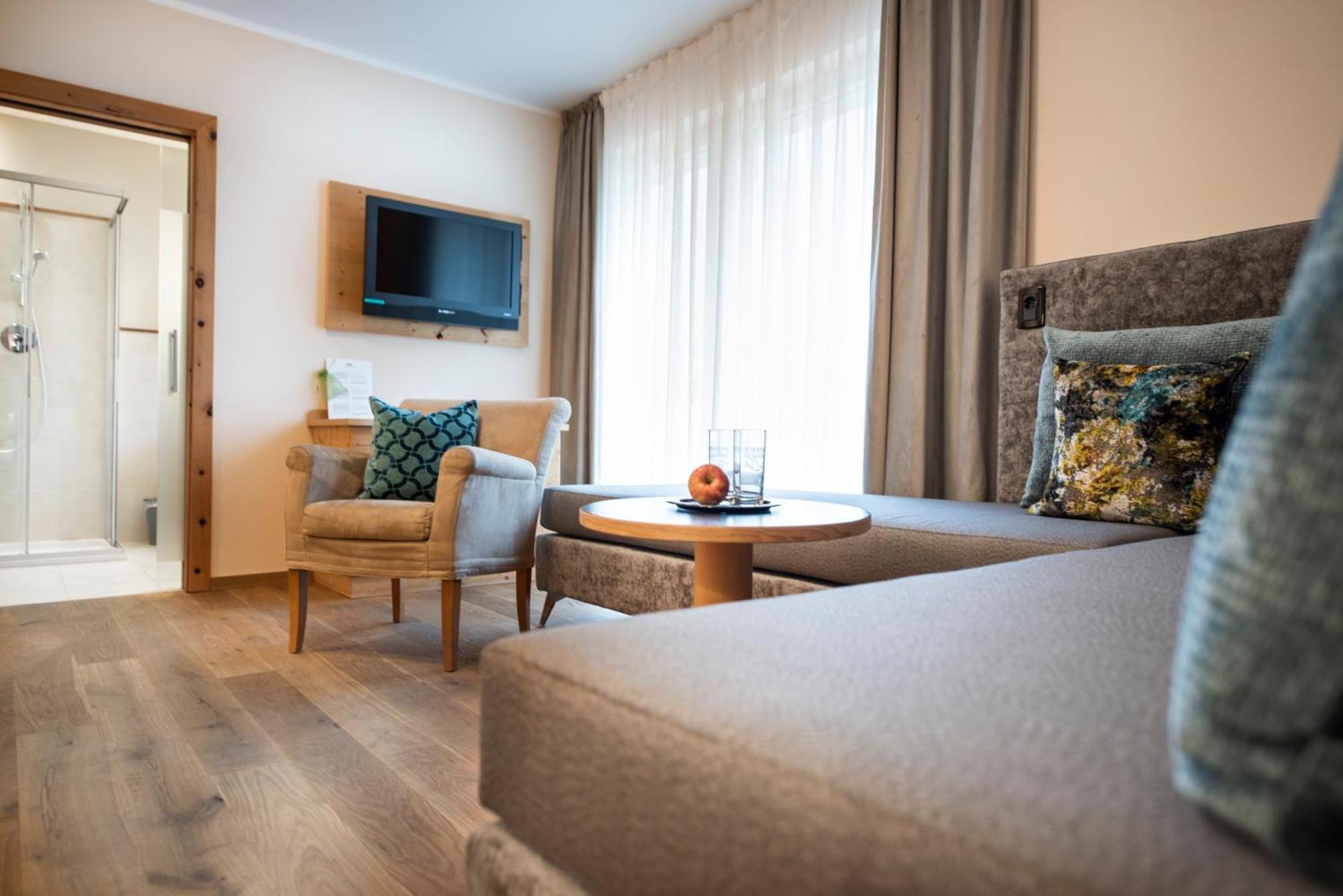 Vitalpina Hotel Waldhof Rablà Esterno foto